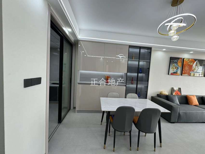 满庭春6期，精装三房，19楼，视野采光好，证满二，全新装修