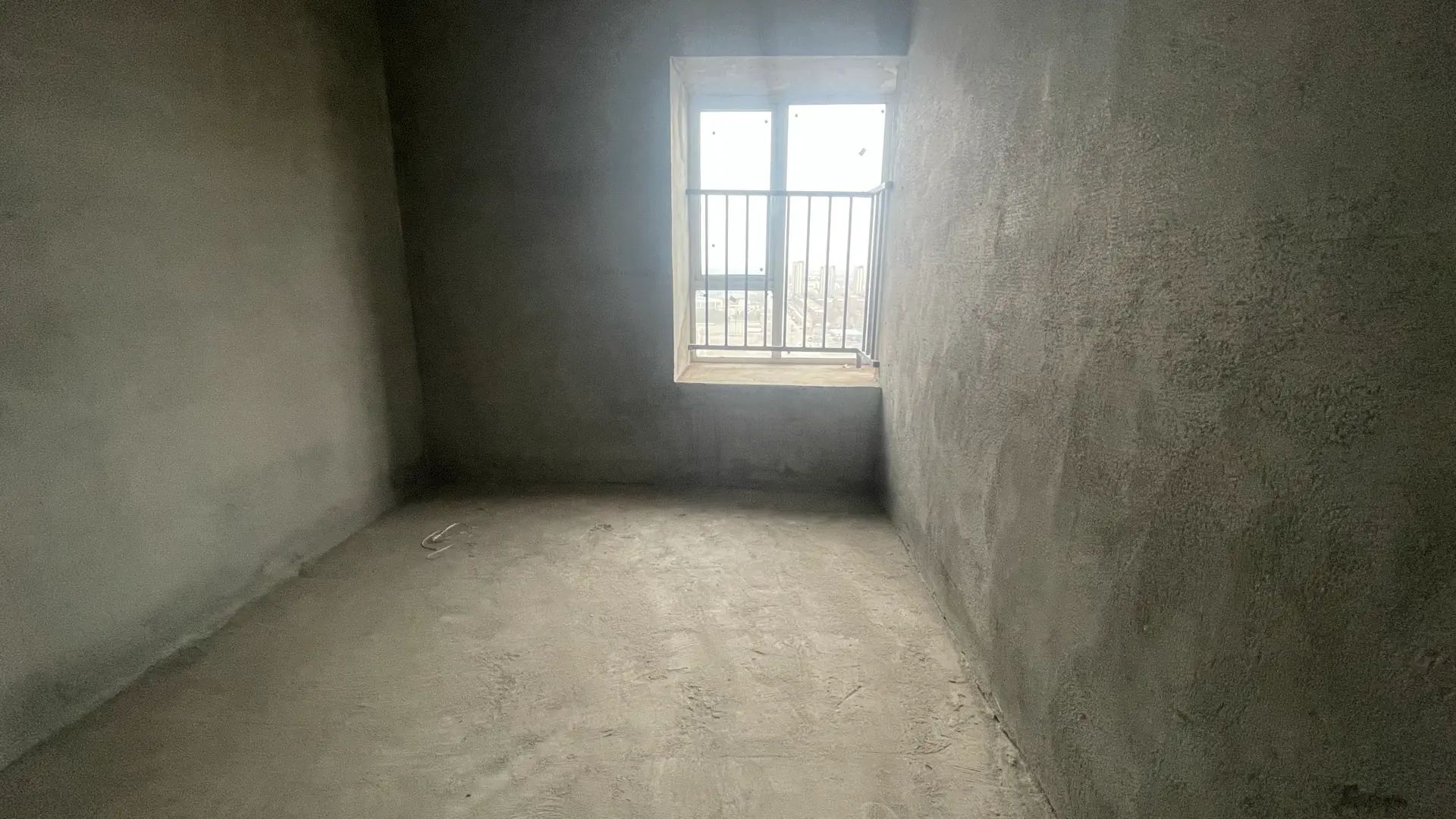 诚心出售，城南，蓝天白云，东边户，湖景房，单价5800，捡漏