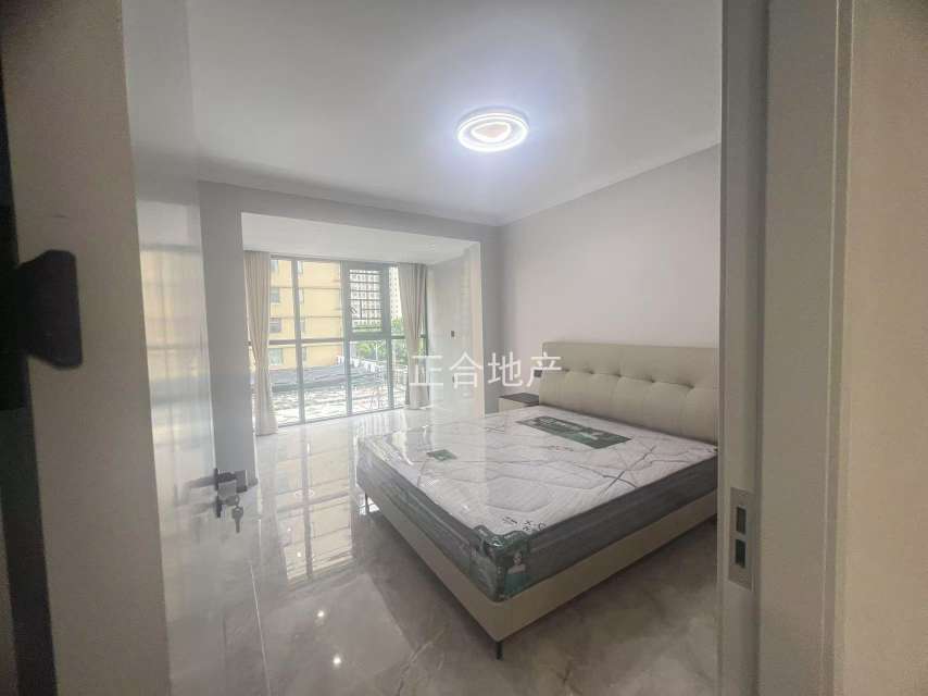 颐和公馆，复式，全新精装，一天未住，带大露台，老证