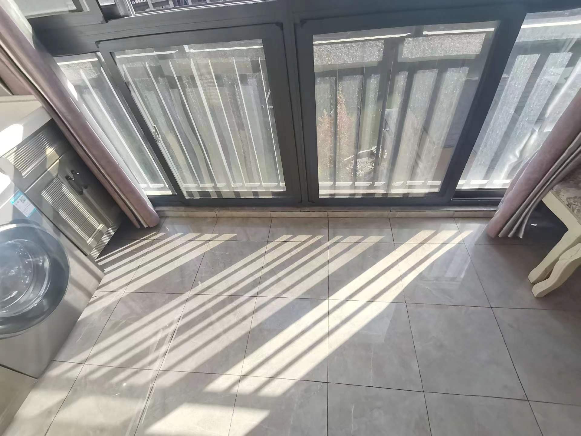 森林国际.精装三房.看房方便