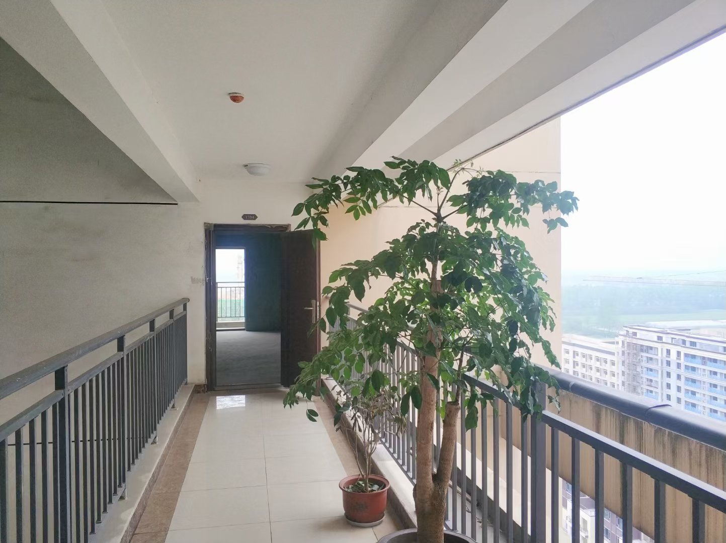 绿地香格里拉160平大四房两厅两卫三阳台中间好楼层东边户采光 