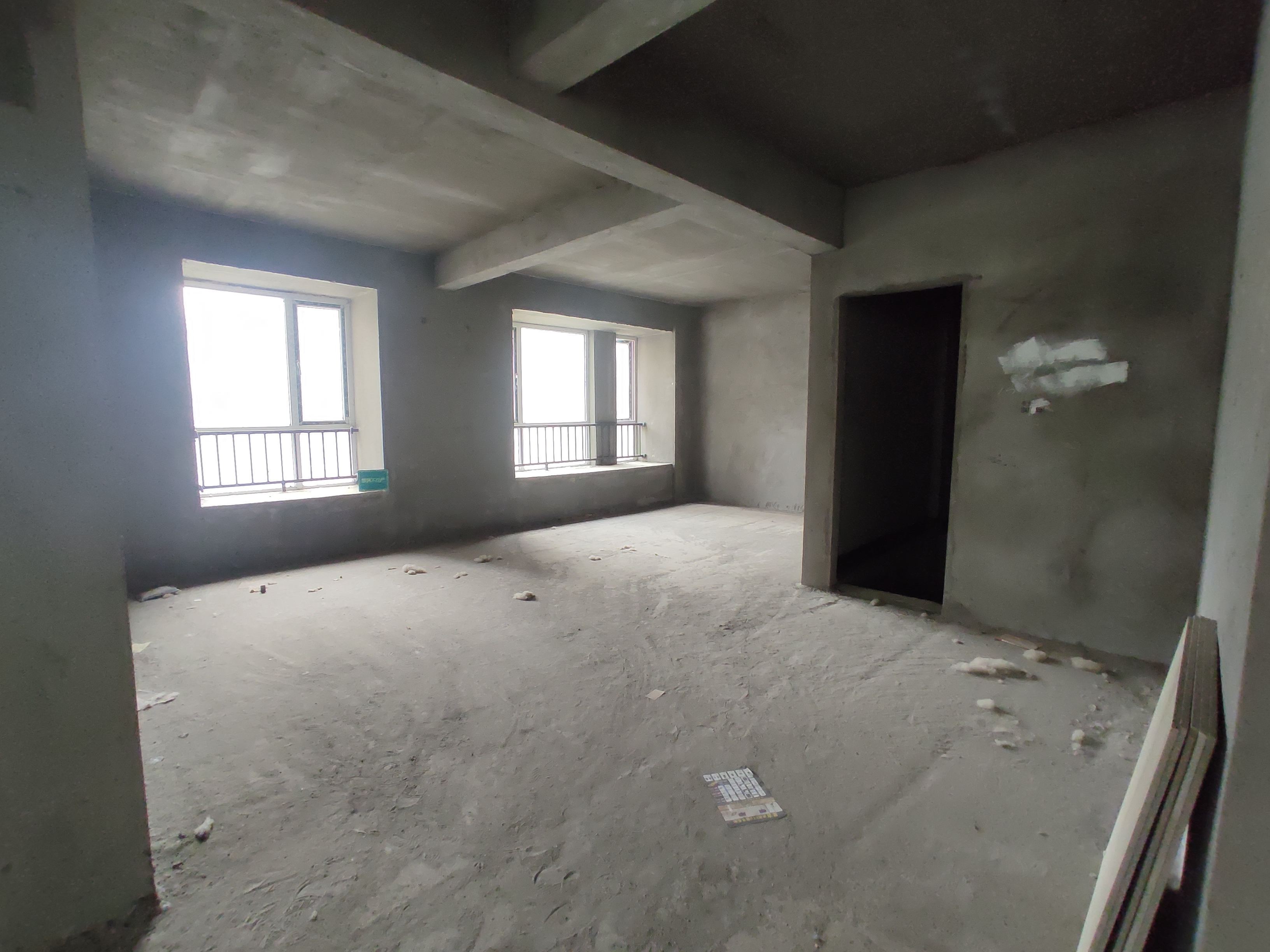 元泰未来城新三中旁两梯两户环境优美诚意出售