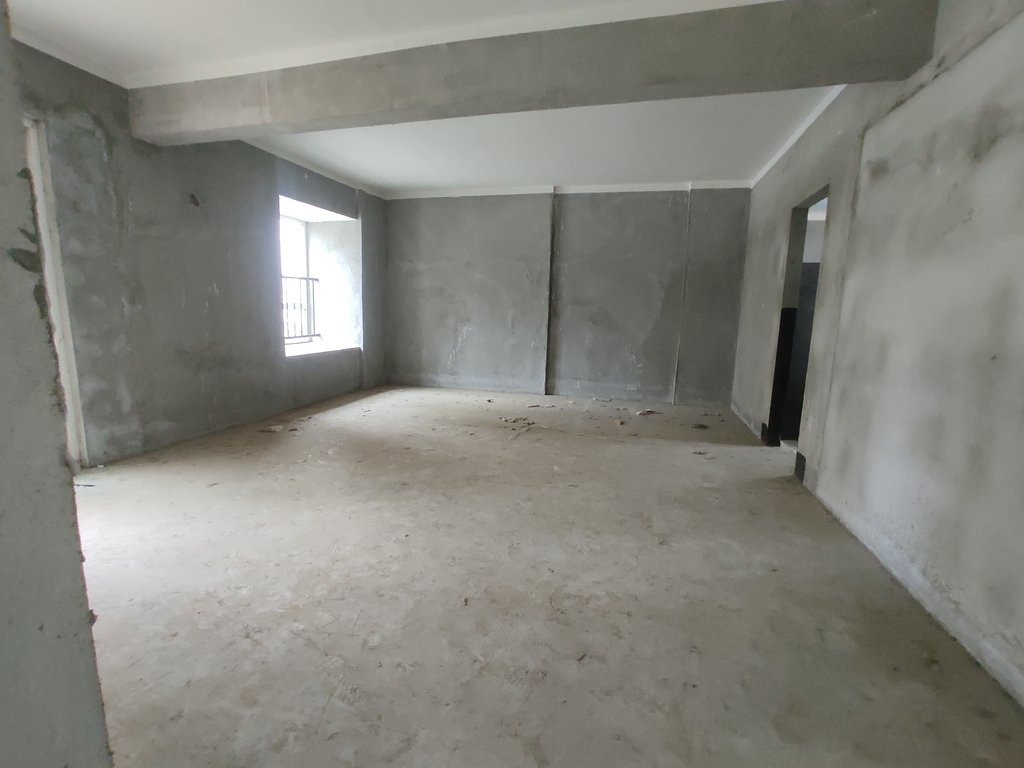 森林国际.毛坯大四房.南北通透双阳台.看房方便