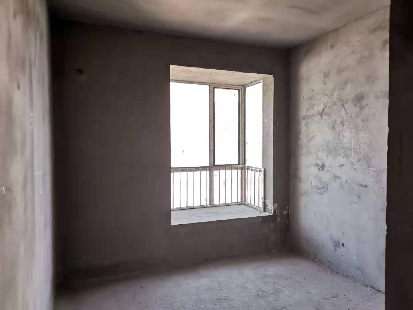 城东读和平小学四中 有单独衣帽间