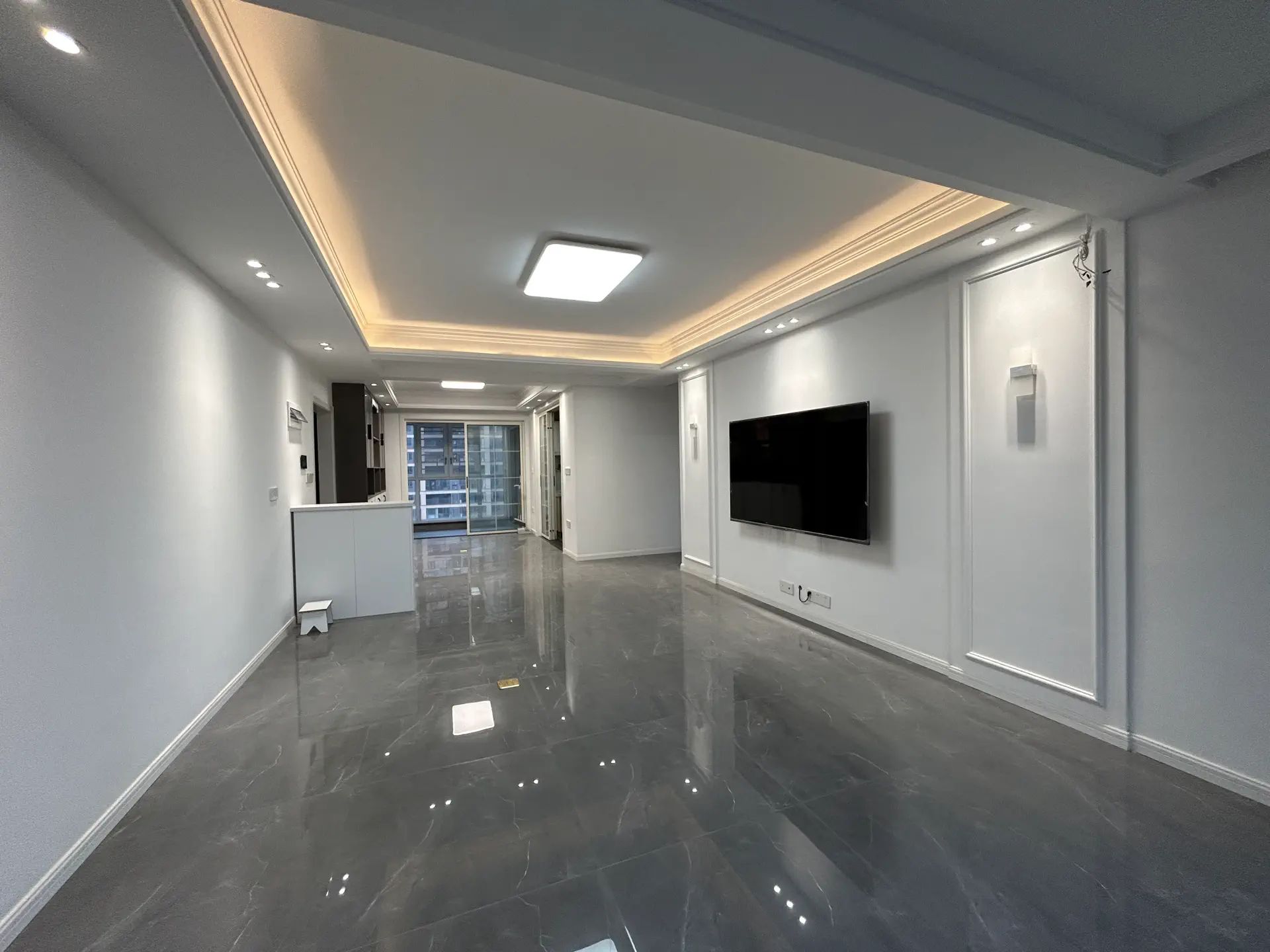 城南，领秀城，边户，精装三房两卫，好楼层，全人车分流小区，证满二