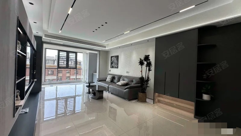 城南，新城一号五期，一梯二户洋房，总高8层，全新精装三房二卫，满二，全屋中央空调，单价6千多点，