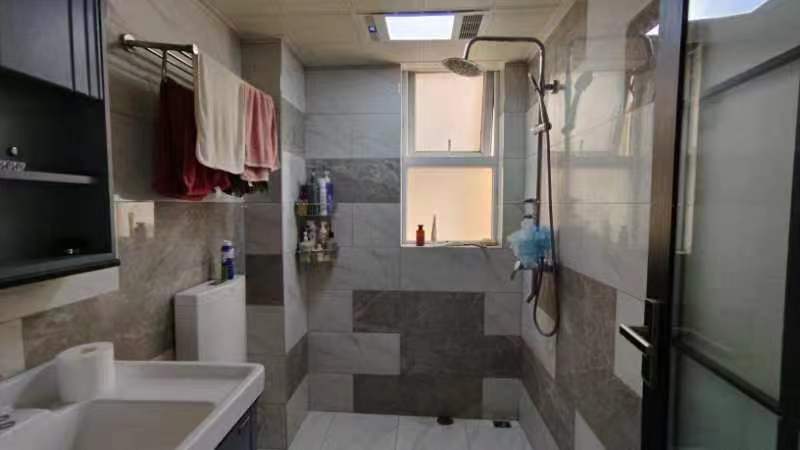 满庭春.精装三房改了两房.证件满二.看房方便