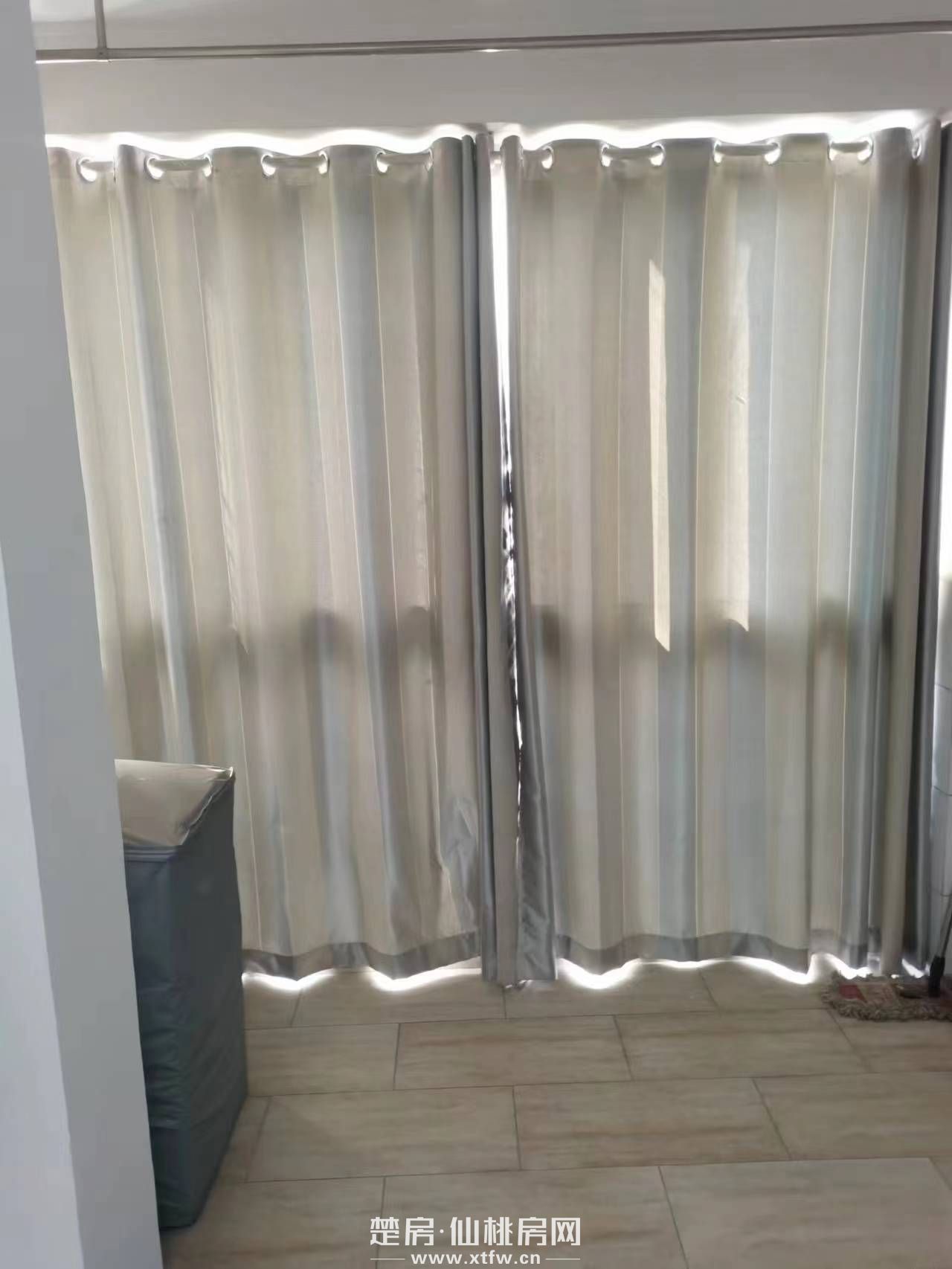 该房屋为二期，产权证齐全