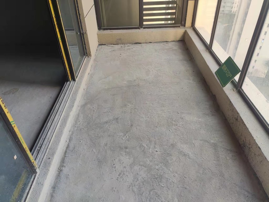 御湖世家全仙桃带湖的小区毛坯三房诚意出售