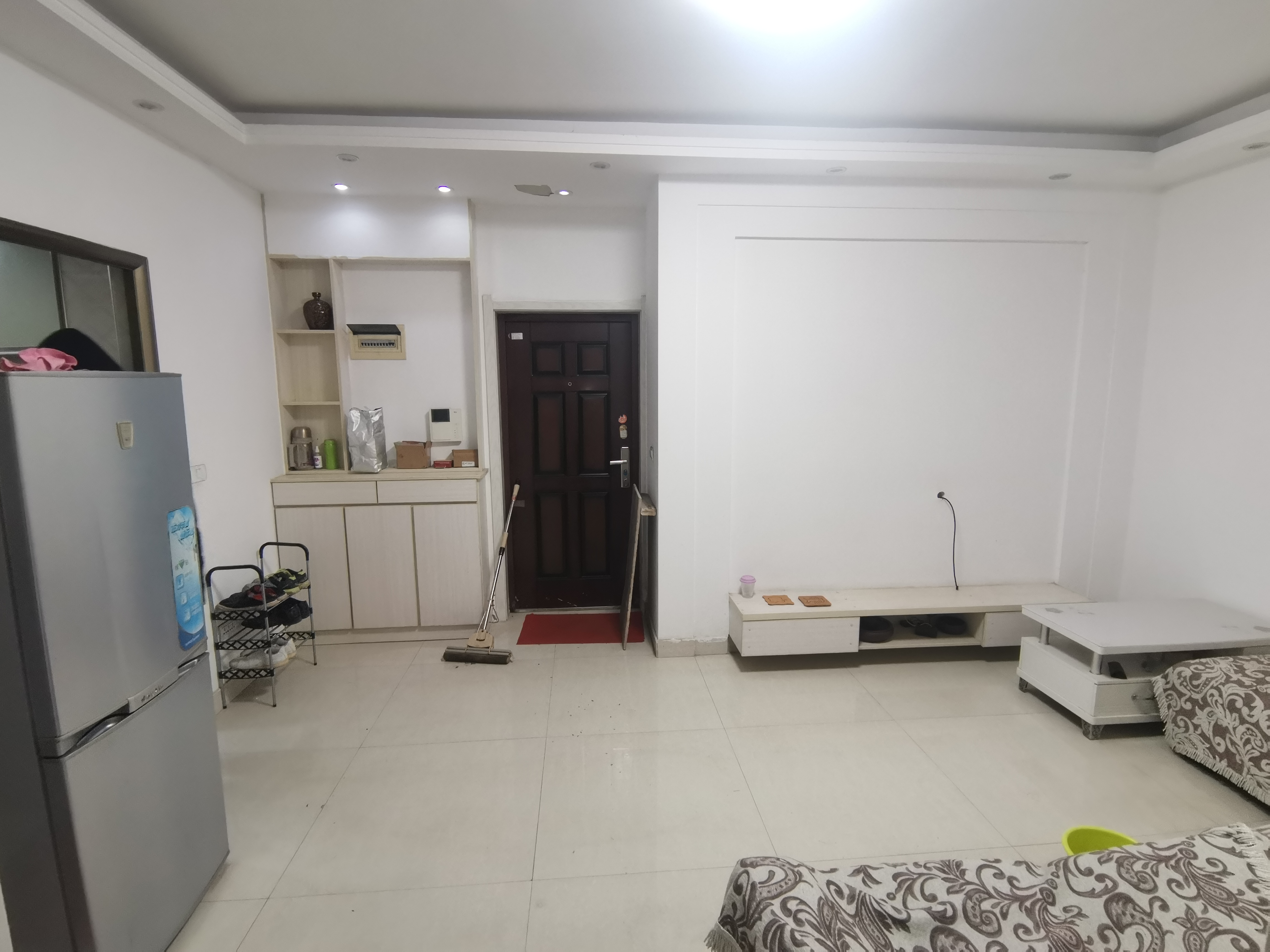 明珠新城捡漏房走一波，措过大腿拍肿，你直接来看来买好了！@