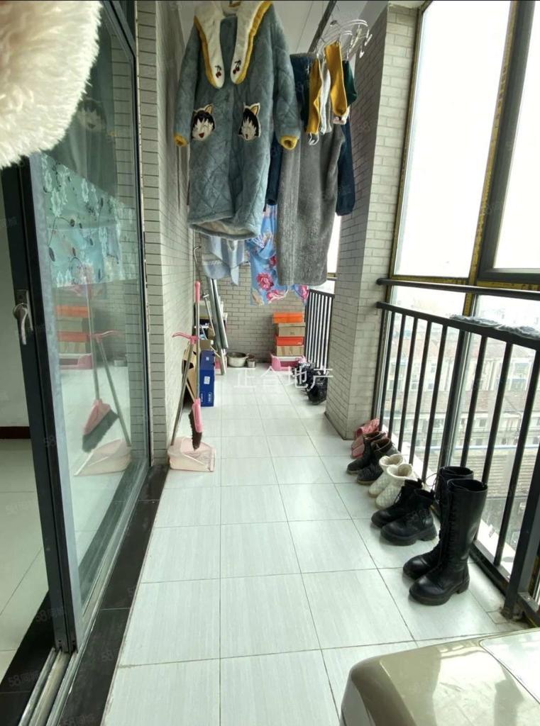 捡漏，城南，职院对面，电梯小高层，精装3房2卫，满二，一口价46万，诚心出售