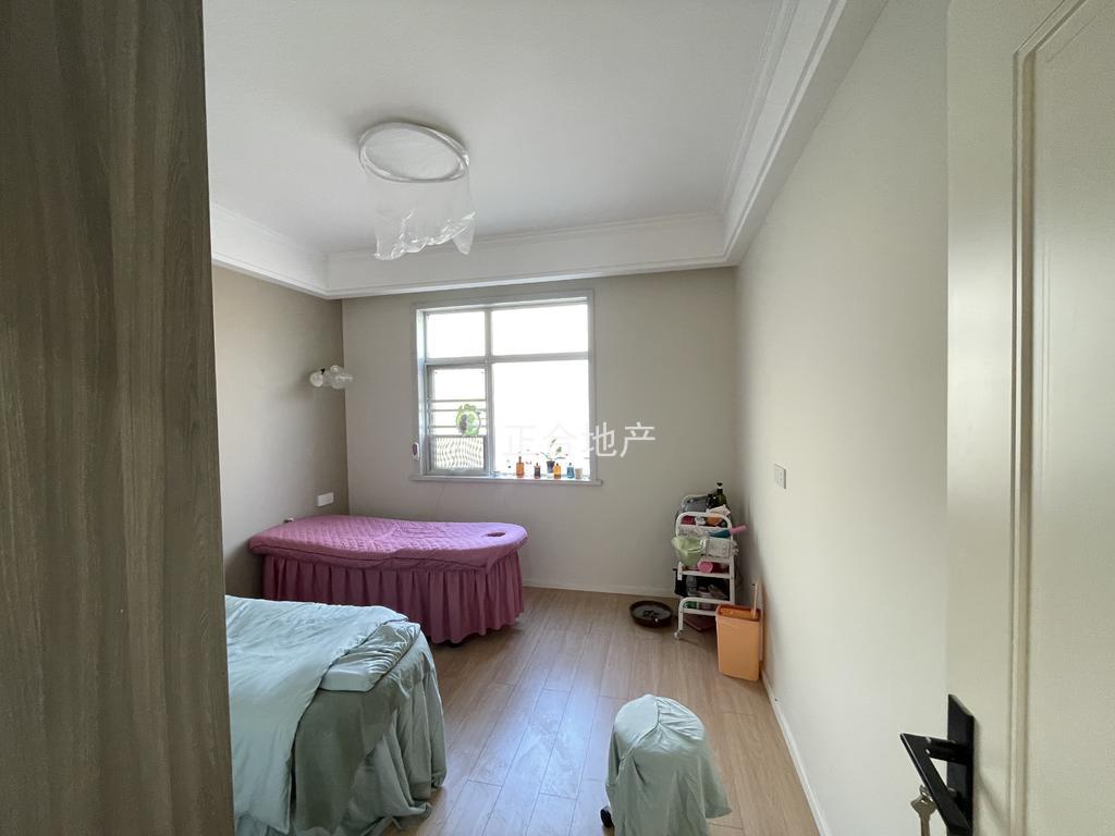 城南，领秀城，精装三房两卫，人车分流小区，好楼层，成色新，证满二