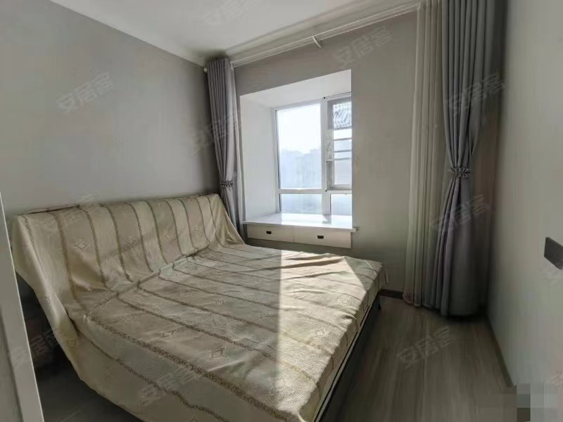 250，降价了，二中旁，森林国际城精装三房，9.9成新，视野采光好，证满二电梯好楼层