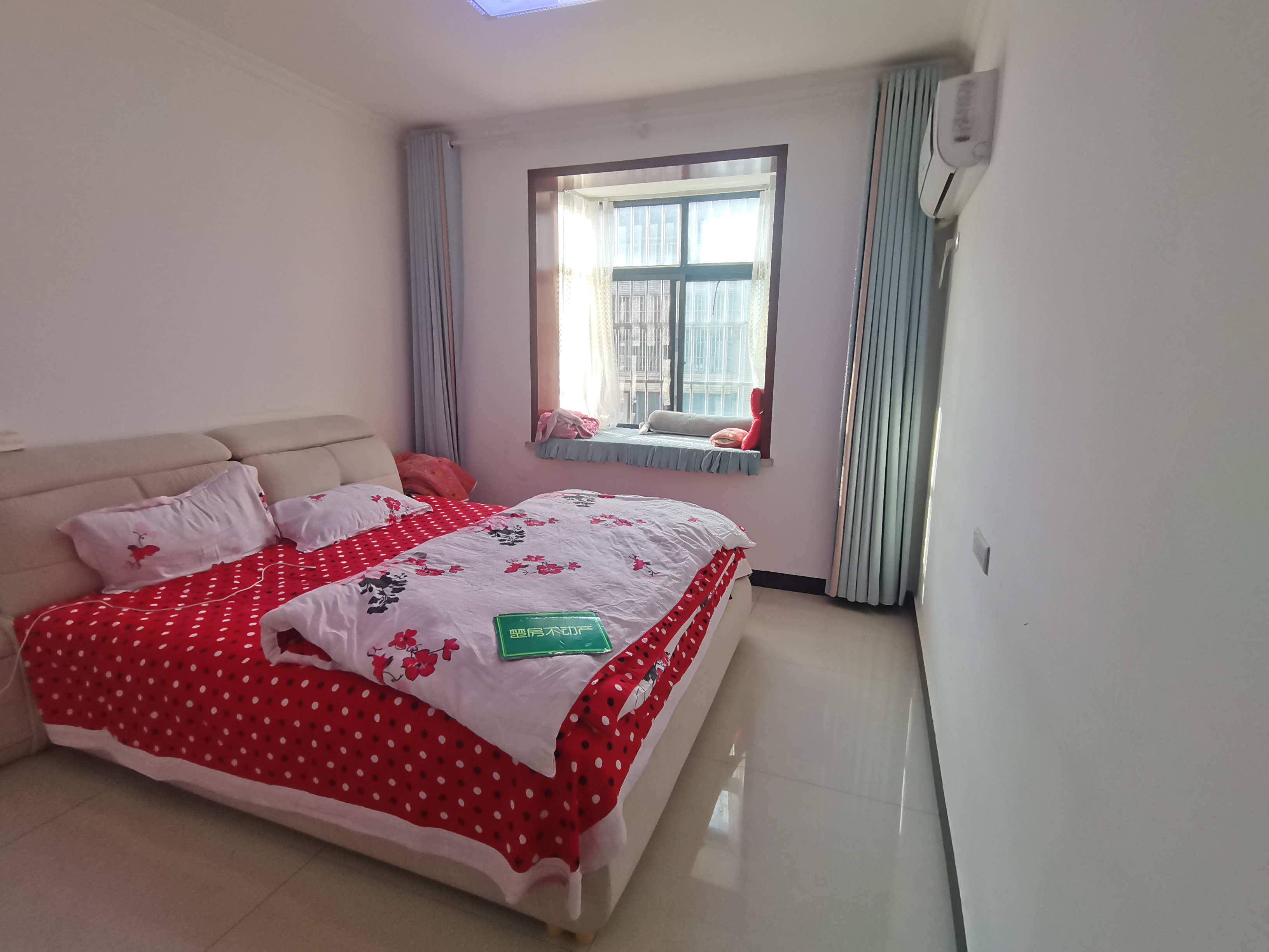 临江雅苑精装三房南北双阳台房东诚意出售