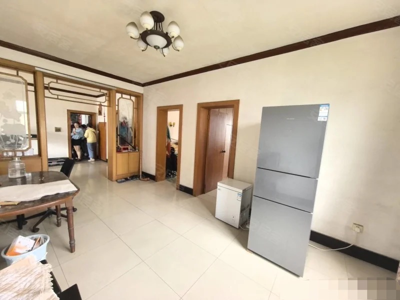 115，仙桃老二中附近步梯三楼122平送前后超大露台