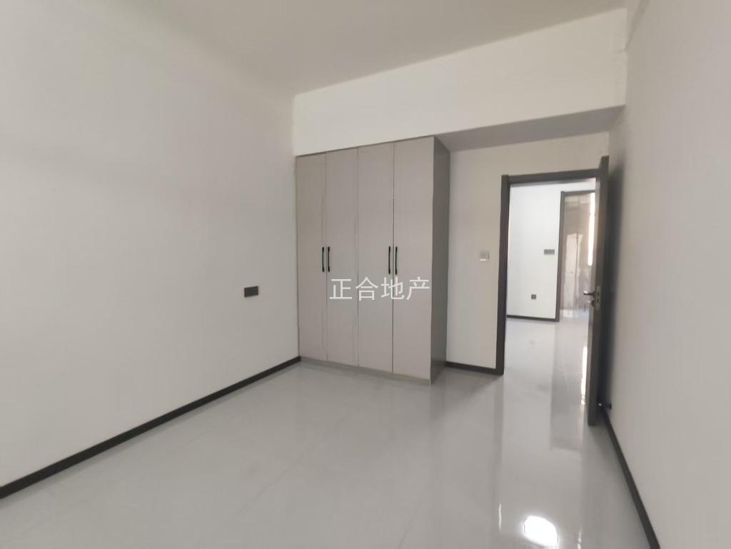 养老房，前后有院子，钱沟菜场附近1楼，三房，采光好，拼手速，可谈