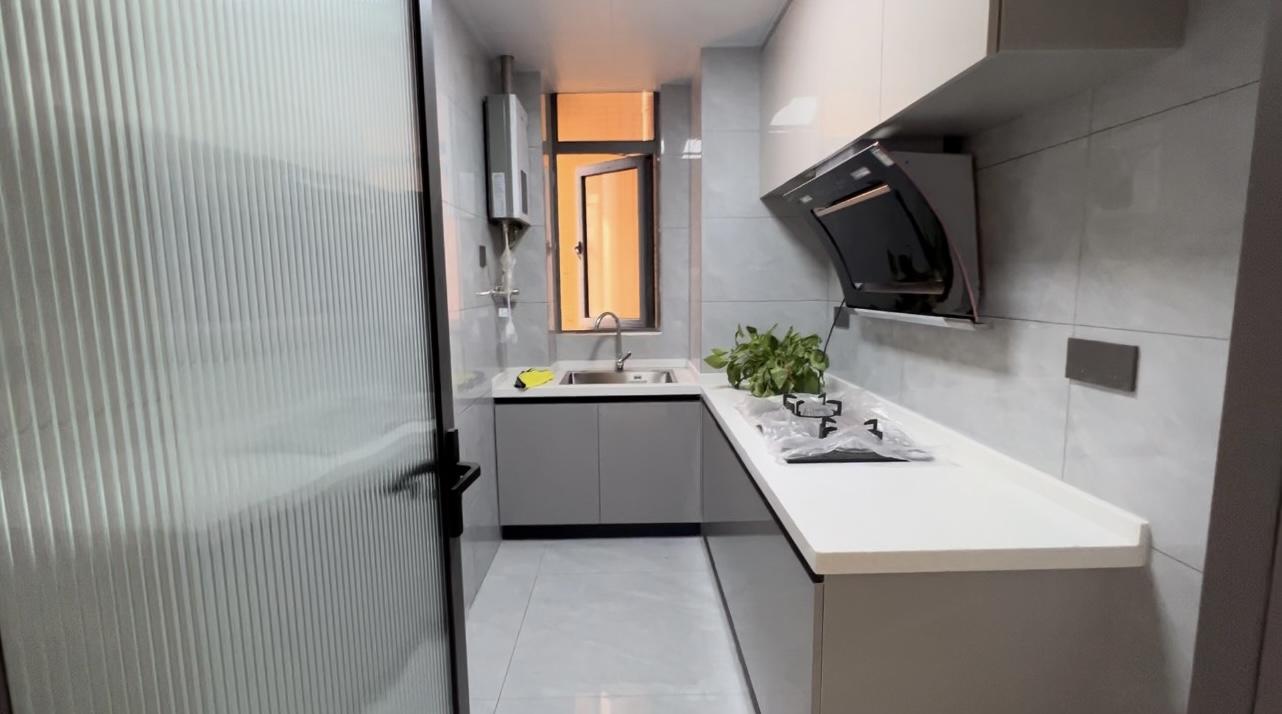 降价了，南北通透，精装三房，户型好，采光好，好楼层