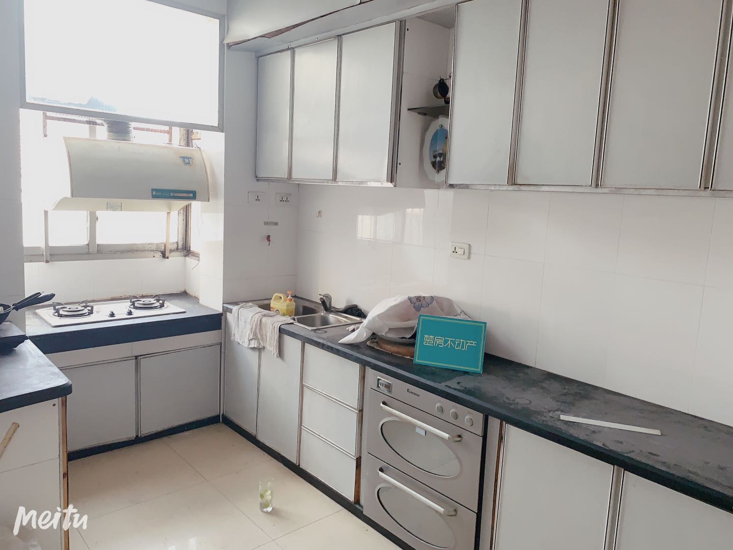 地锦小区四中旁边精装大平层老证诚意出售