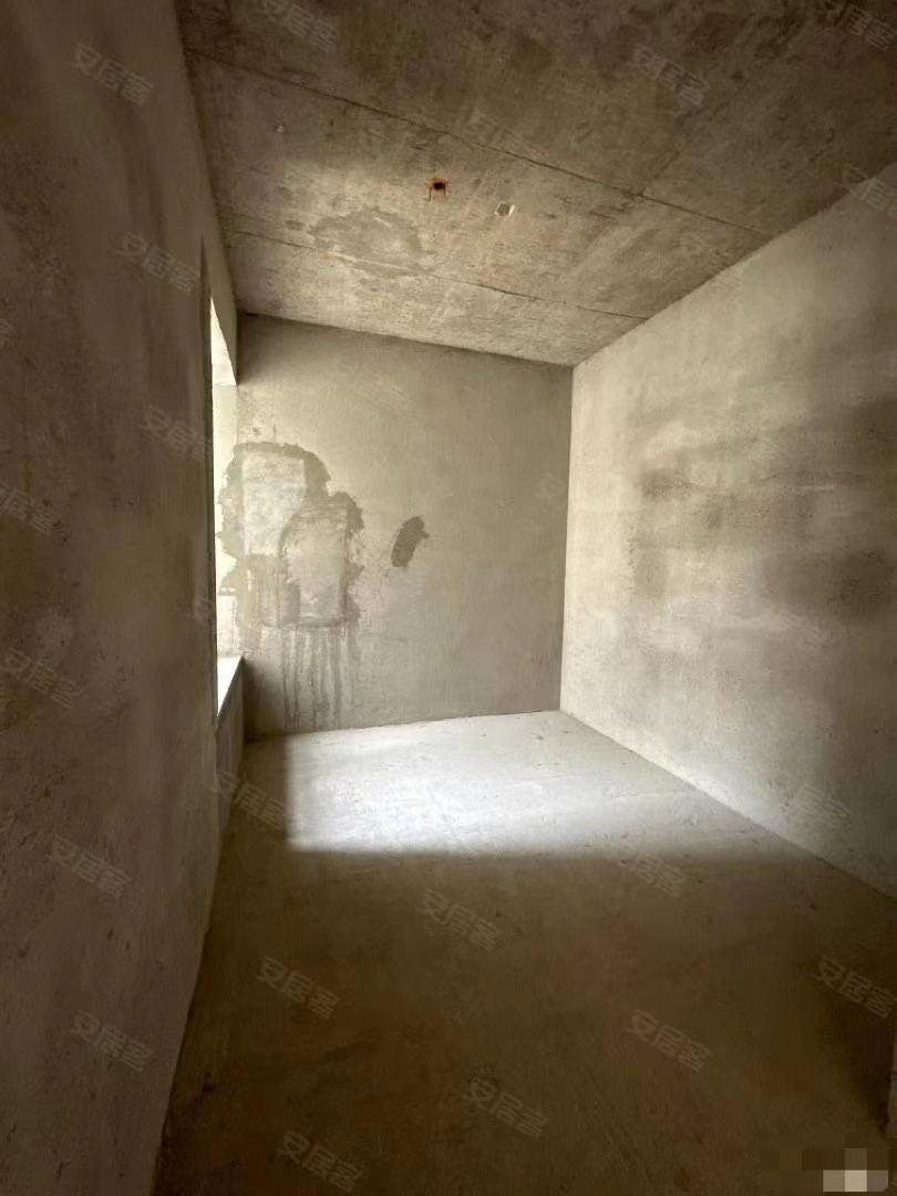 61，速度捡漏，蓝天新城，好楼层15楼，证件满二‼️单价5900，还送个地下车位