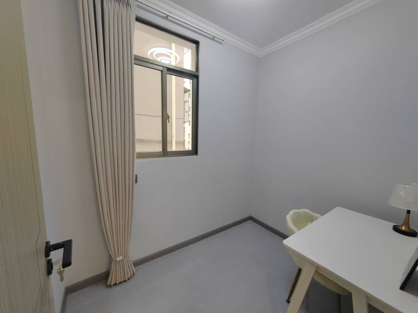 银鑫小区，3室2厅2卫 全新精装修 优价出售