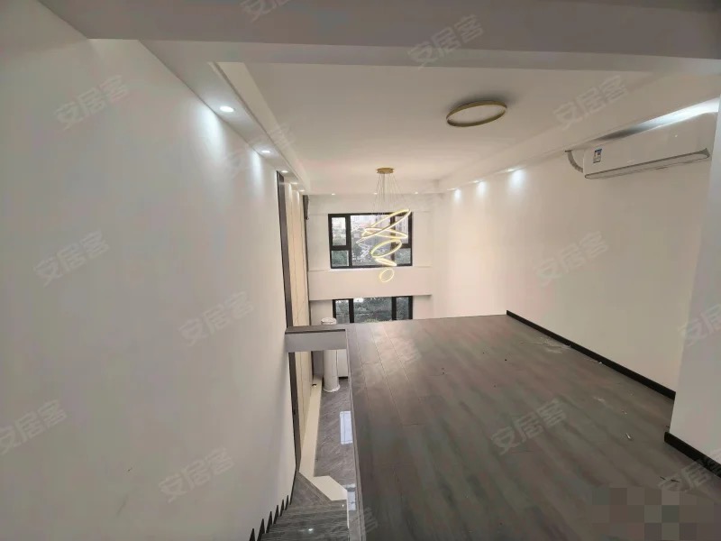 339，急售，城南复式，吾悦旁，仙桃碧桂园，35万，公寓有证，送车位，