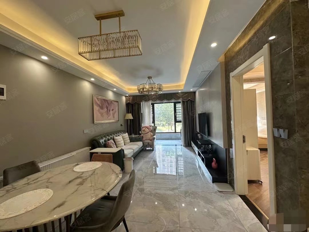 2，业主诚意出售，单价5300，包过户，御台公馆，精装两房，全屋中央空调，暖气片