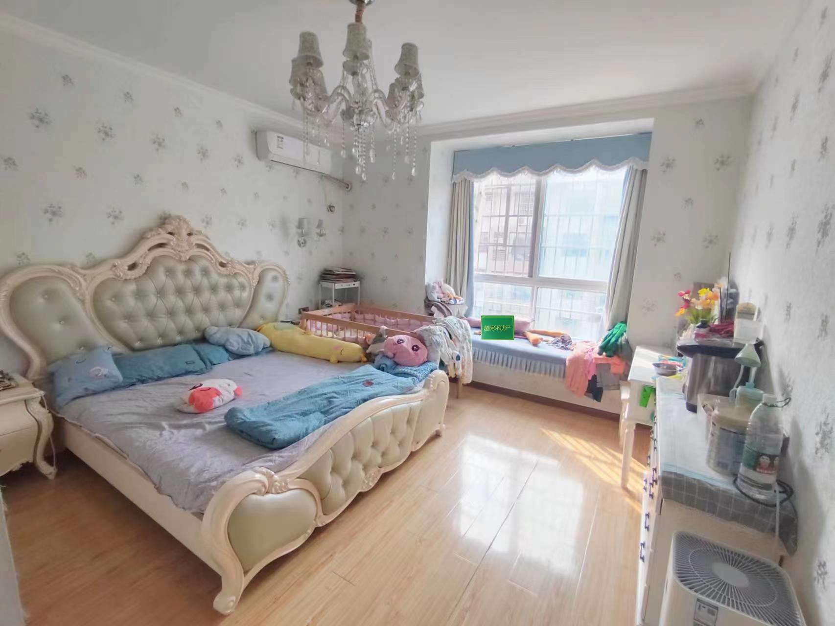 妇幼对面世纪雅园精装修中间好楼层家具家电全部留下税费炒鸡少