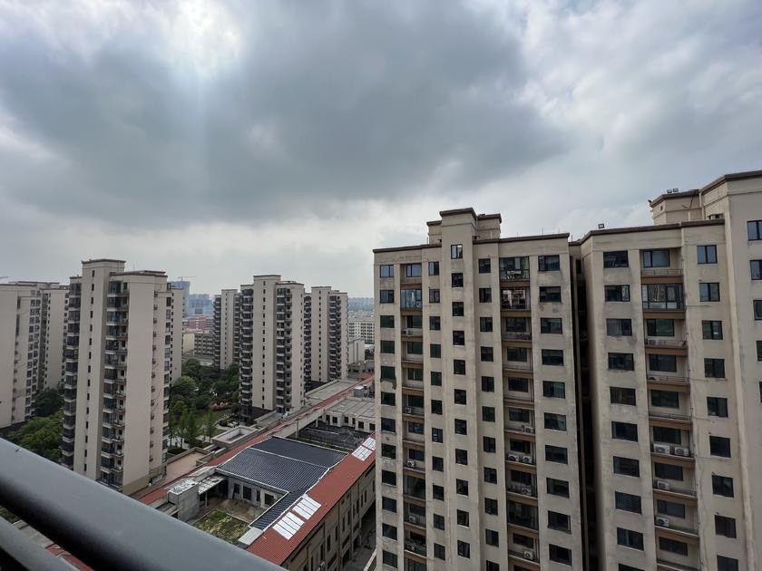 诚心出售，荣怀及第世家，送储藏室，手付6万直接拿下，速度捡漏