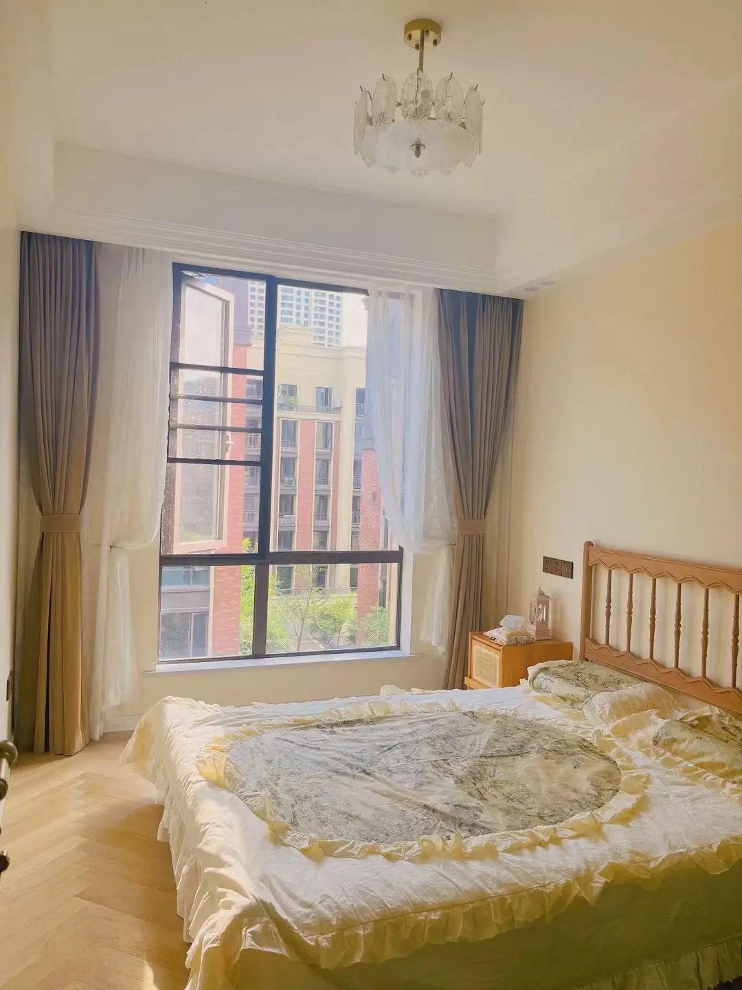 亏本出售，绿地香格里拉，电梯洋房，边户，3开间朝南，带衣帽间，证满二