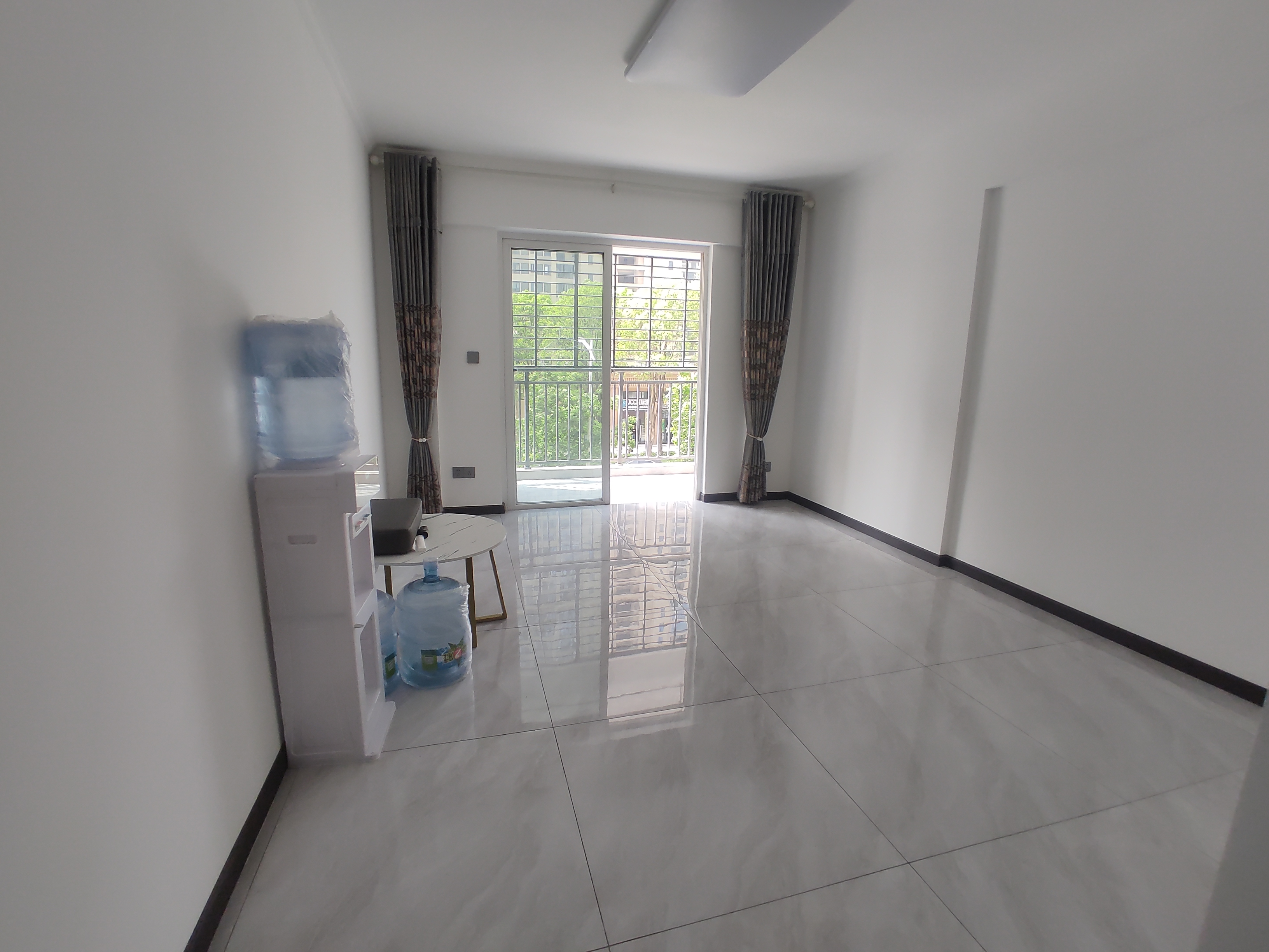 森林国际.精装三房.下楼就是學笑.看房方便