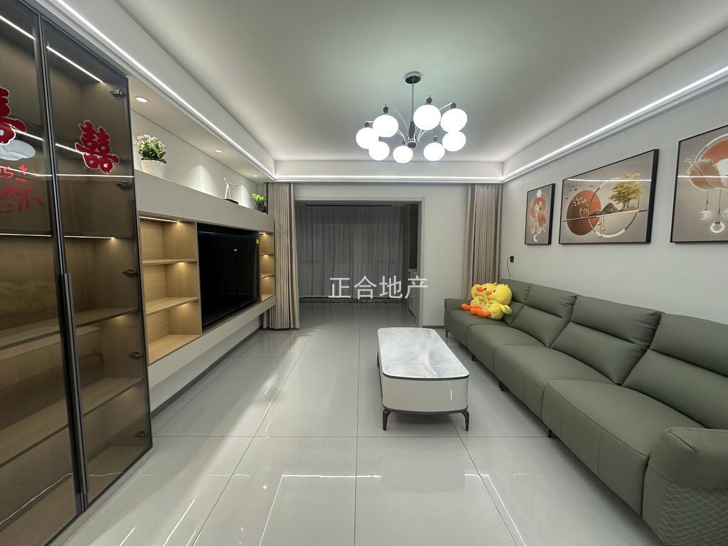 捡漏，满庭春，全新精装，供暖三房，一天未住，南北双阳台，边户，单价5400，证满二