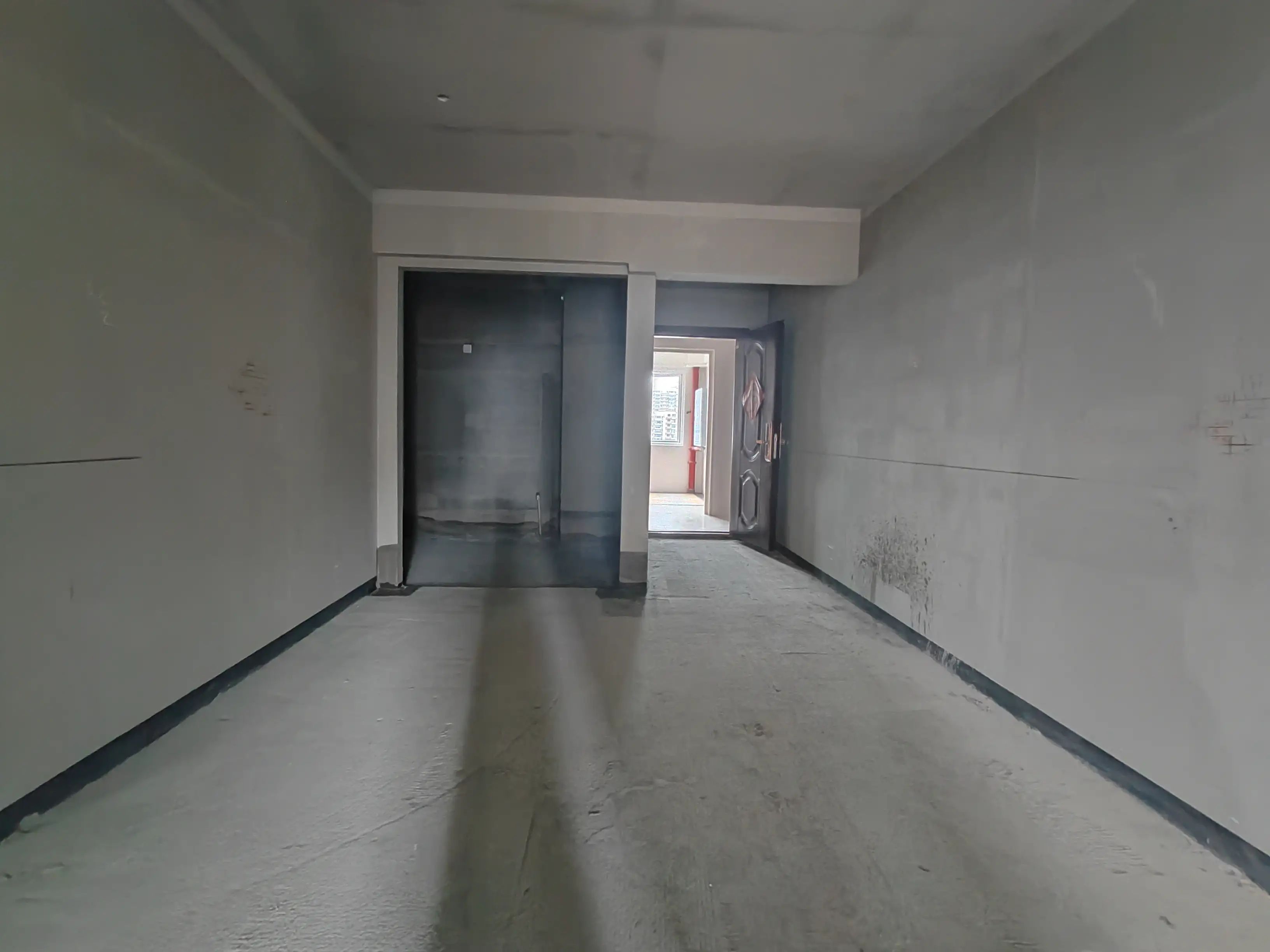 城南，碧桂园，毛坯三房，带车位，中间好楼层，证满二