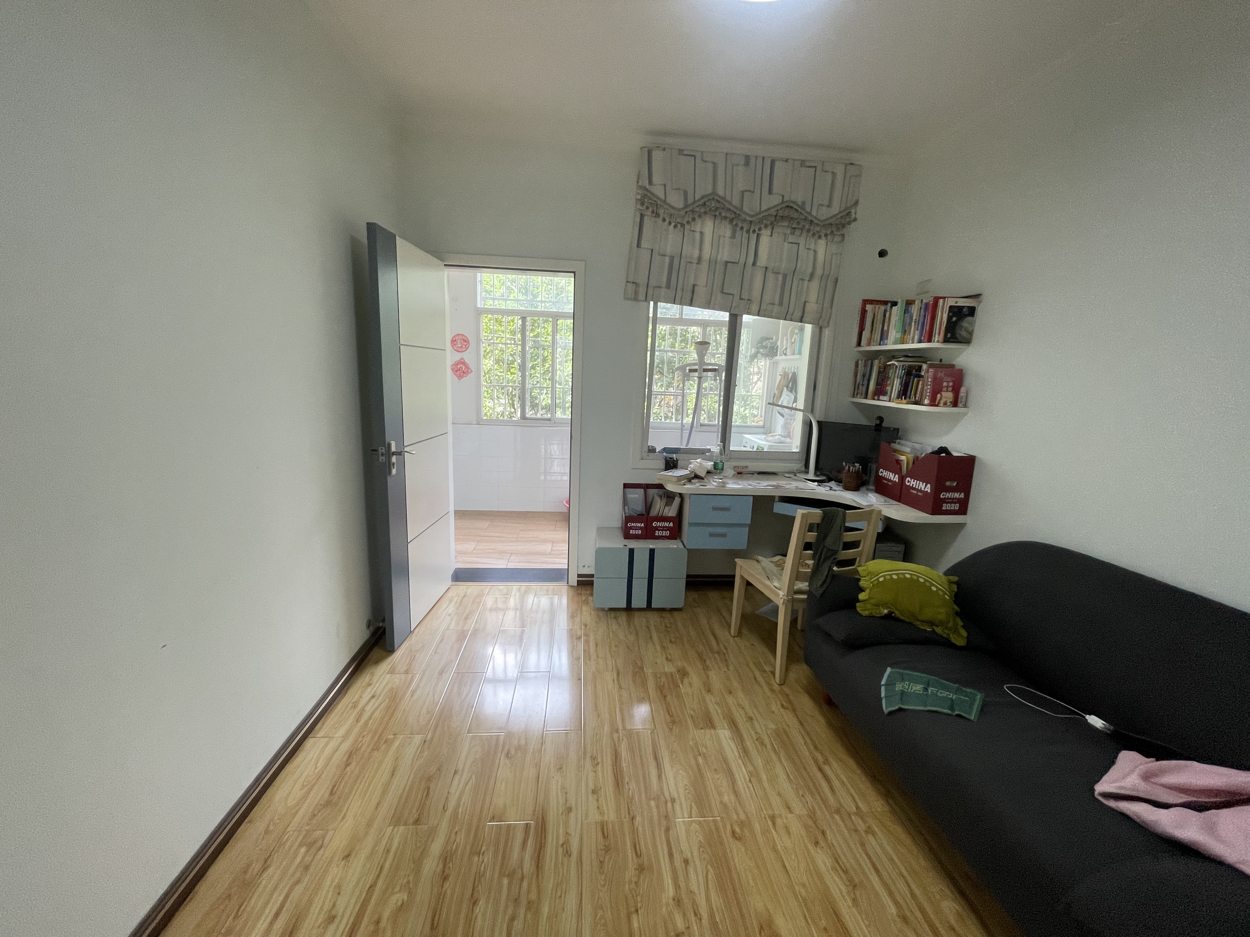 恒大名苑.步梯好楼层.沃尔玛.房东诚意出售