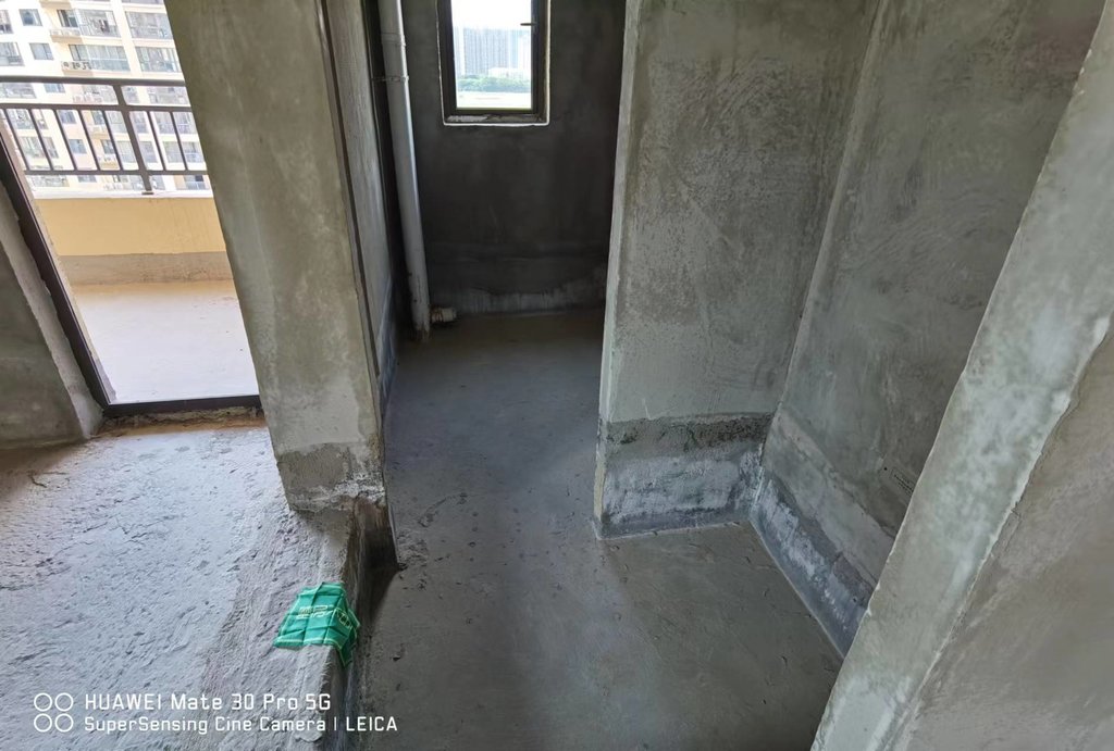 荣怀世家，毛坯四房，南北通透，小区环境好，业主诚心出售，看房方便