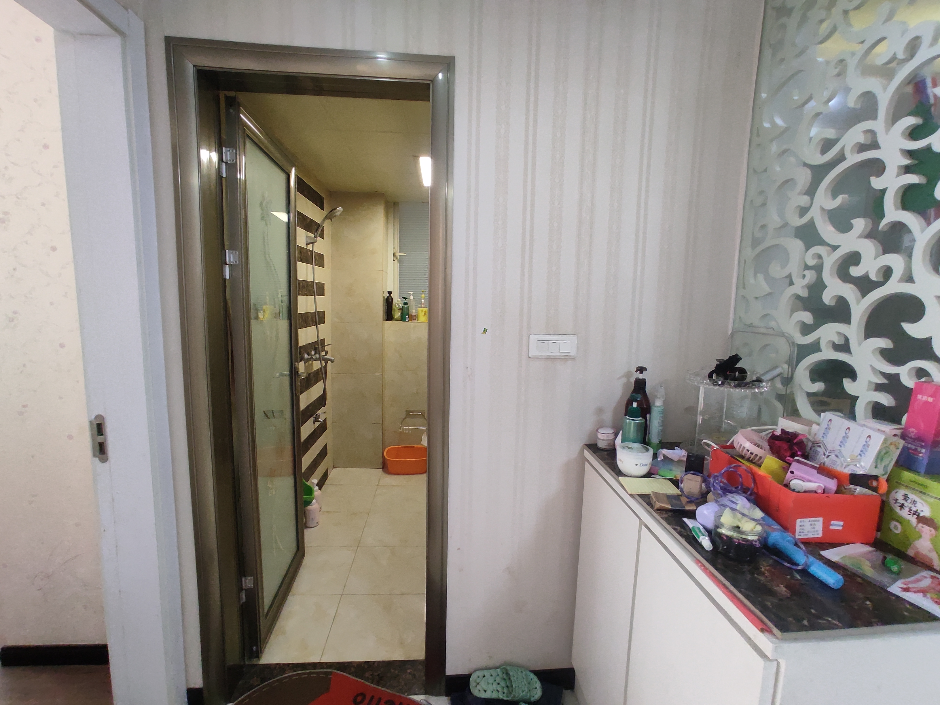 紫金城精装大两房.出行方便.证件满二.看房约