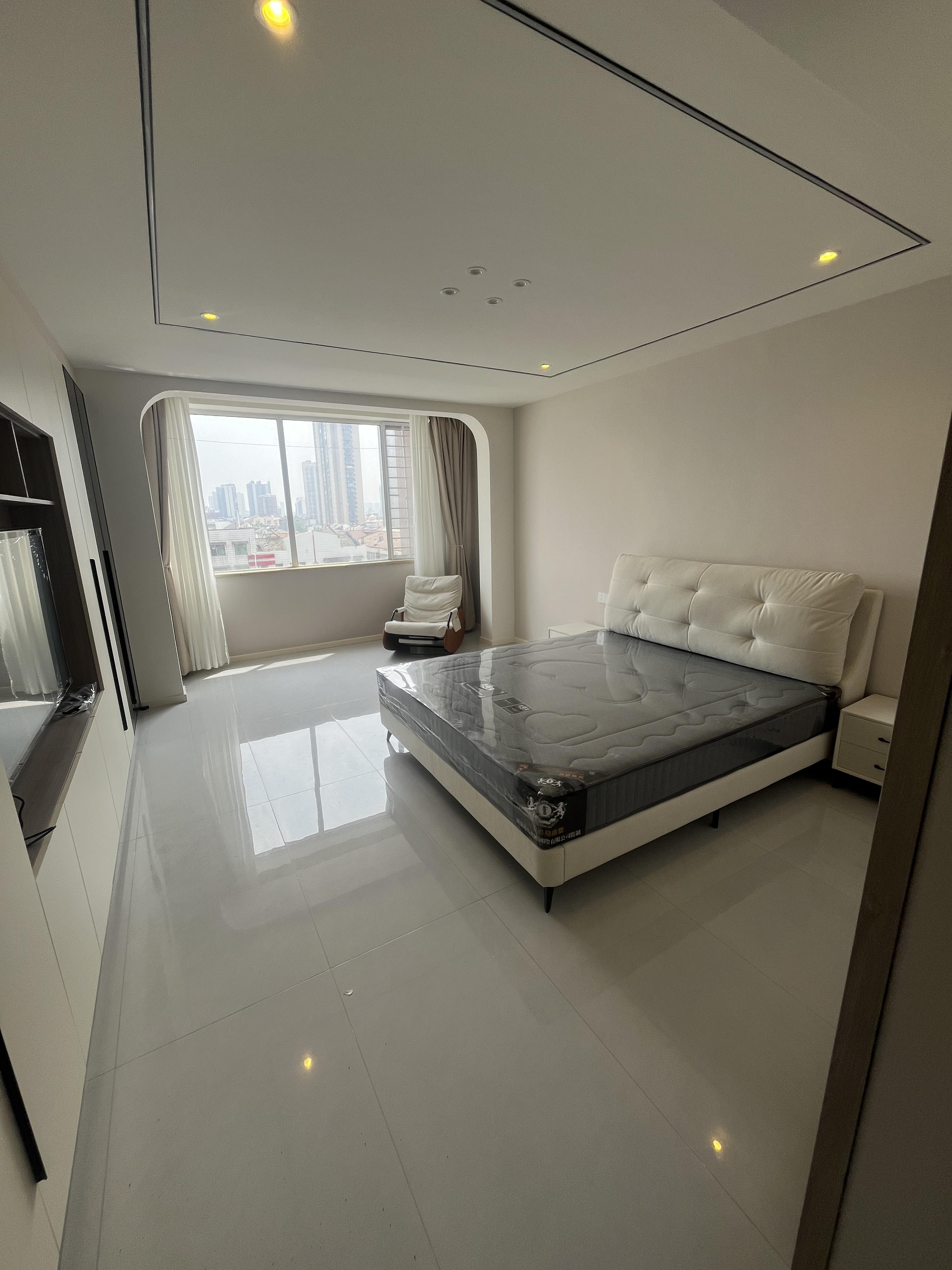 降价了，天下城市星座，9.9新装修，单价4500，看中可谈