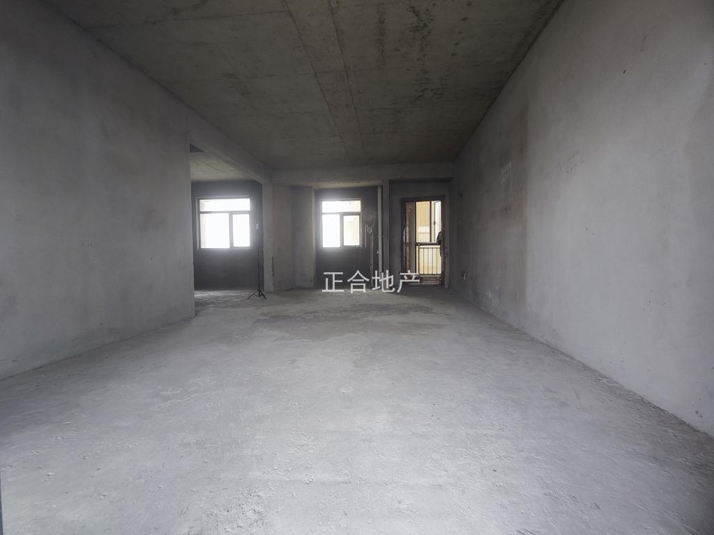 捡漏，新城壹号五期，边户，单价4500，精装3房2卫，双阳台，诚心出售