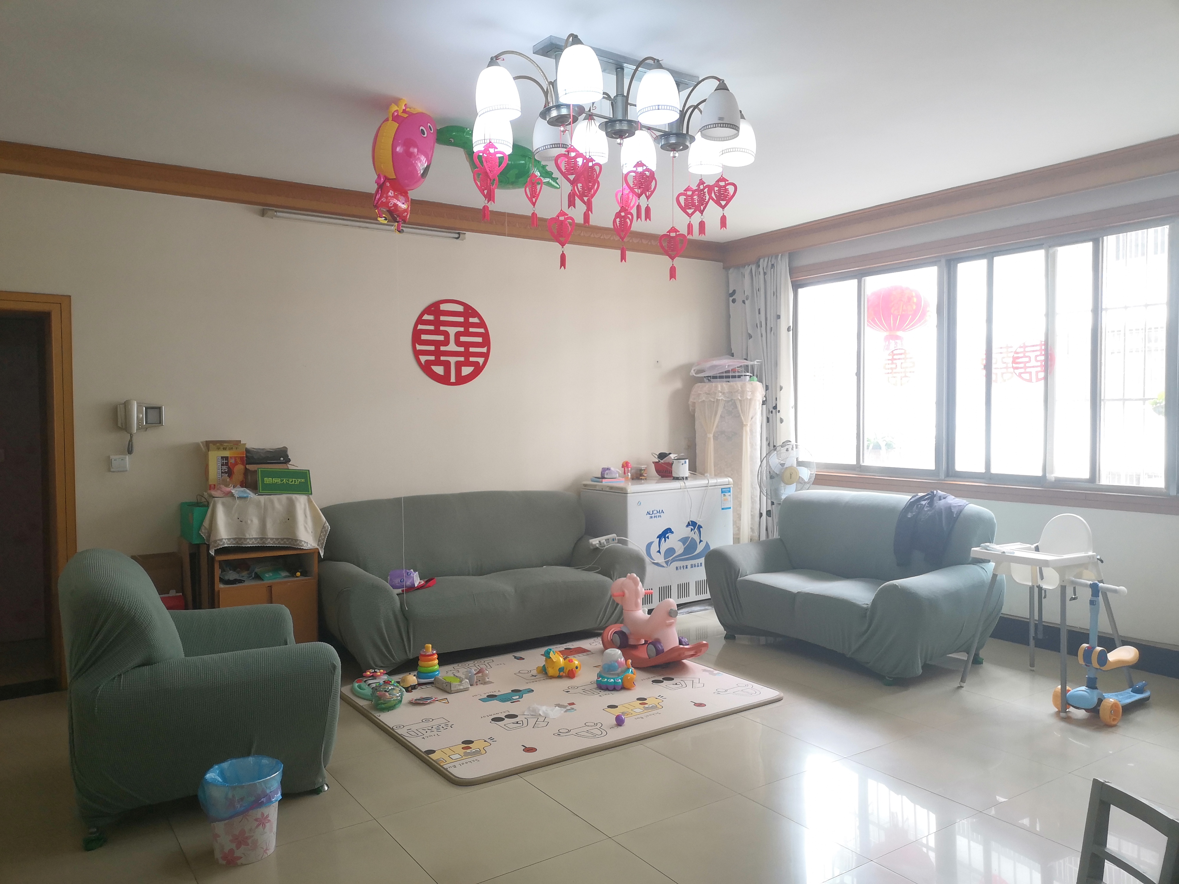 仙桃大道武商商圈富融大厦旁桃苑楼181平大四房四房朝南大阳台适合大家庭居住