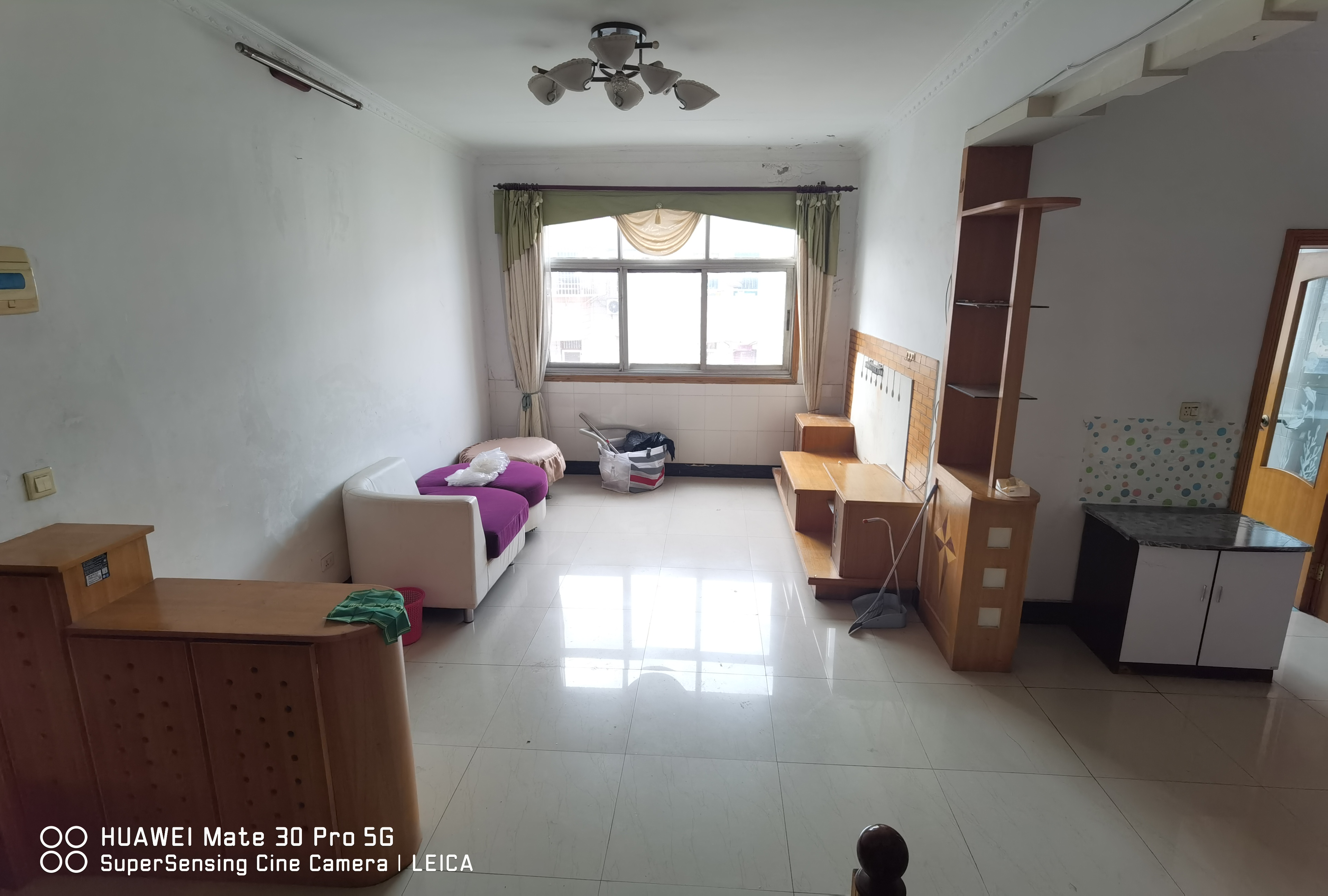 复州花园 简装两房 看房方便 小区好停车 出行方便 南北通透型 来电咨询吧