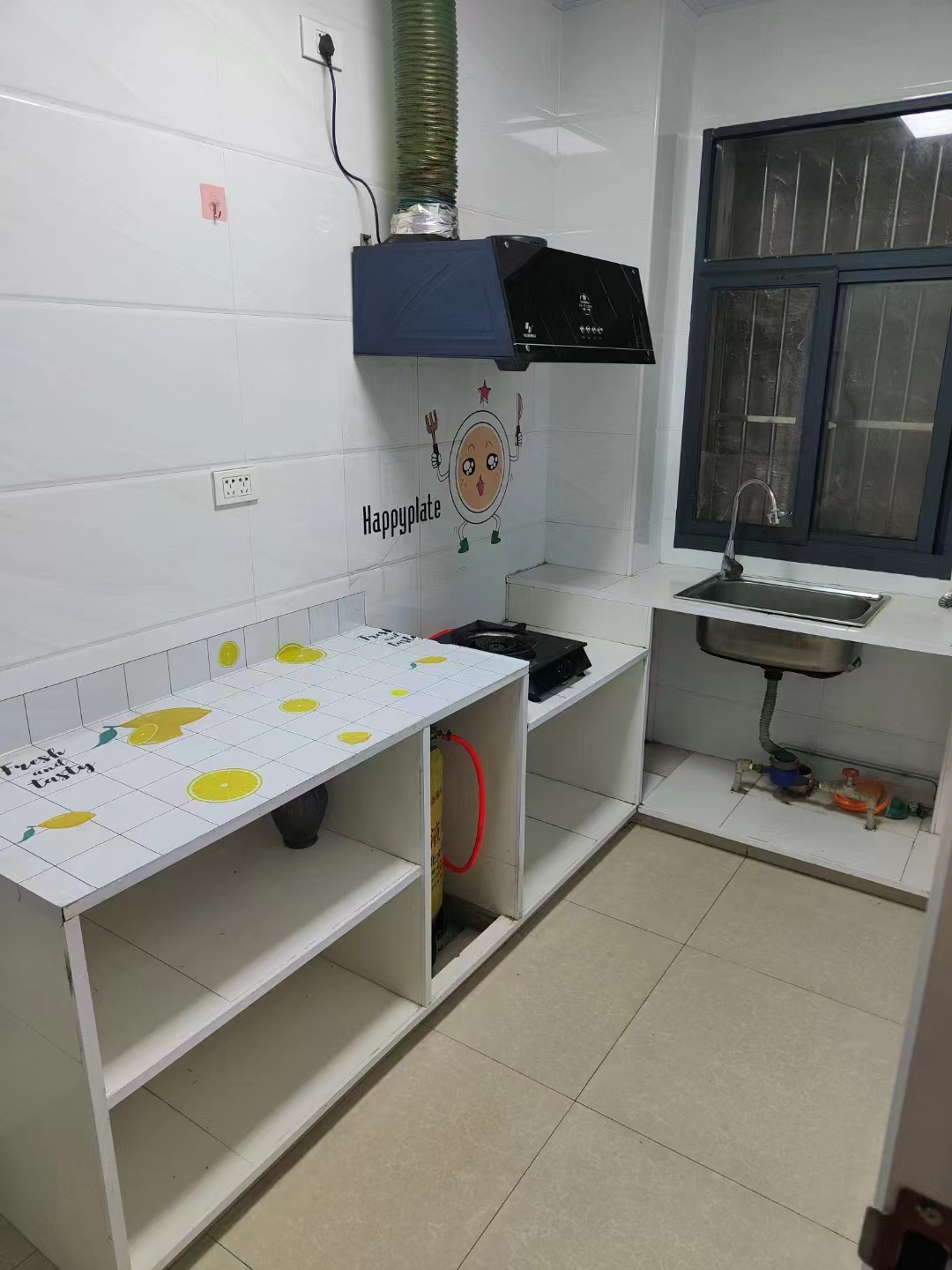 中百广场附近两室一厅出租，市衷心地段价格美丽