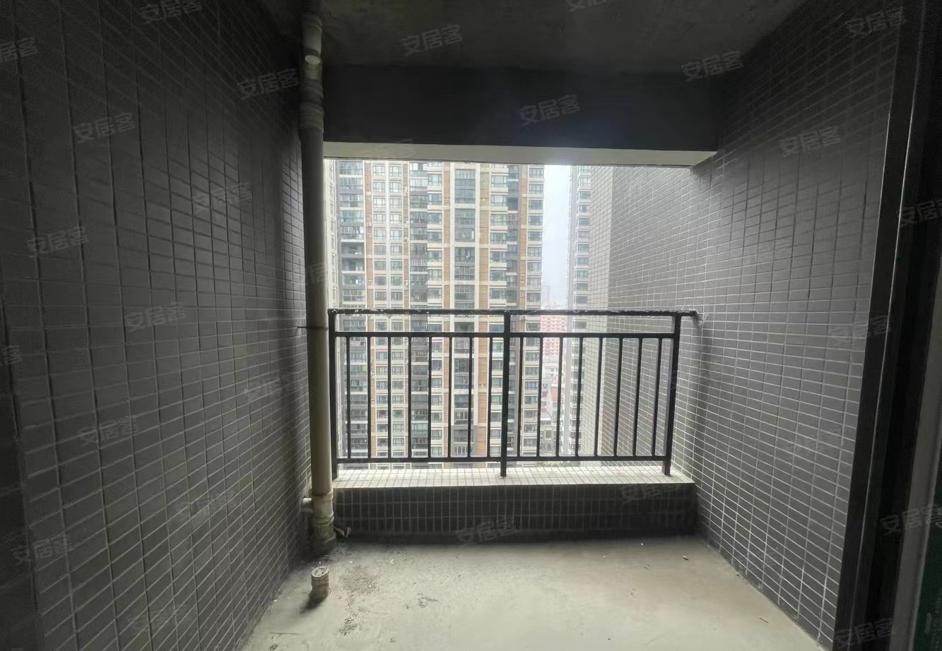 77，和合国际，人车分流小区，紧邻一中，业主血亏，三房好楼层