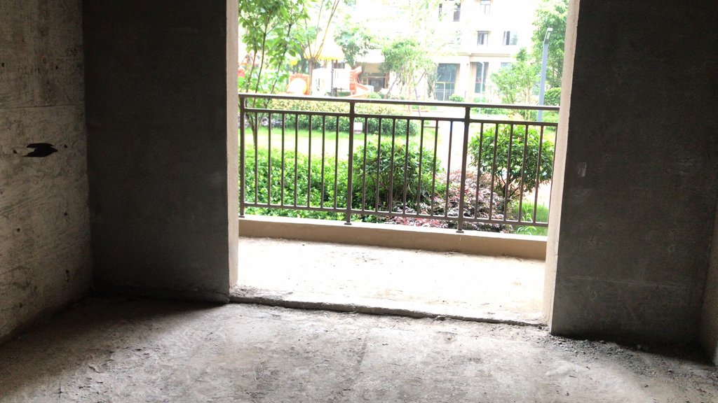 沔阳清华园复式一二楼小区环境好二中门口看房方便可做6房4厅4卫