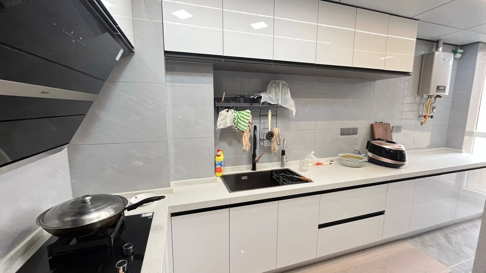 城南，吾悦旁，南国明珠，9.9成新，精装三房，满五