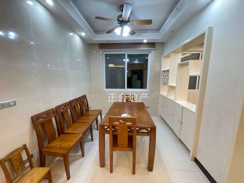 新妇幼对面，世纪雅园，精装三房，满五，优质好房，家具家电齐全