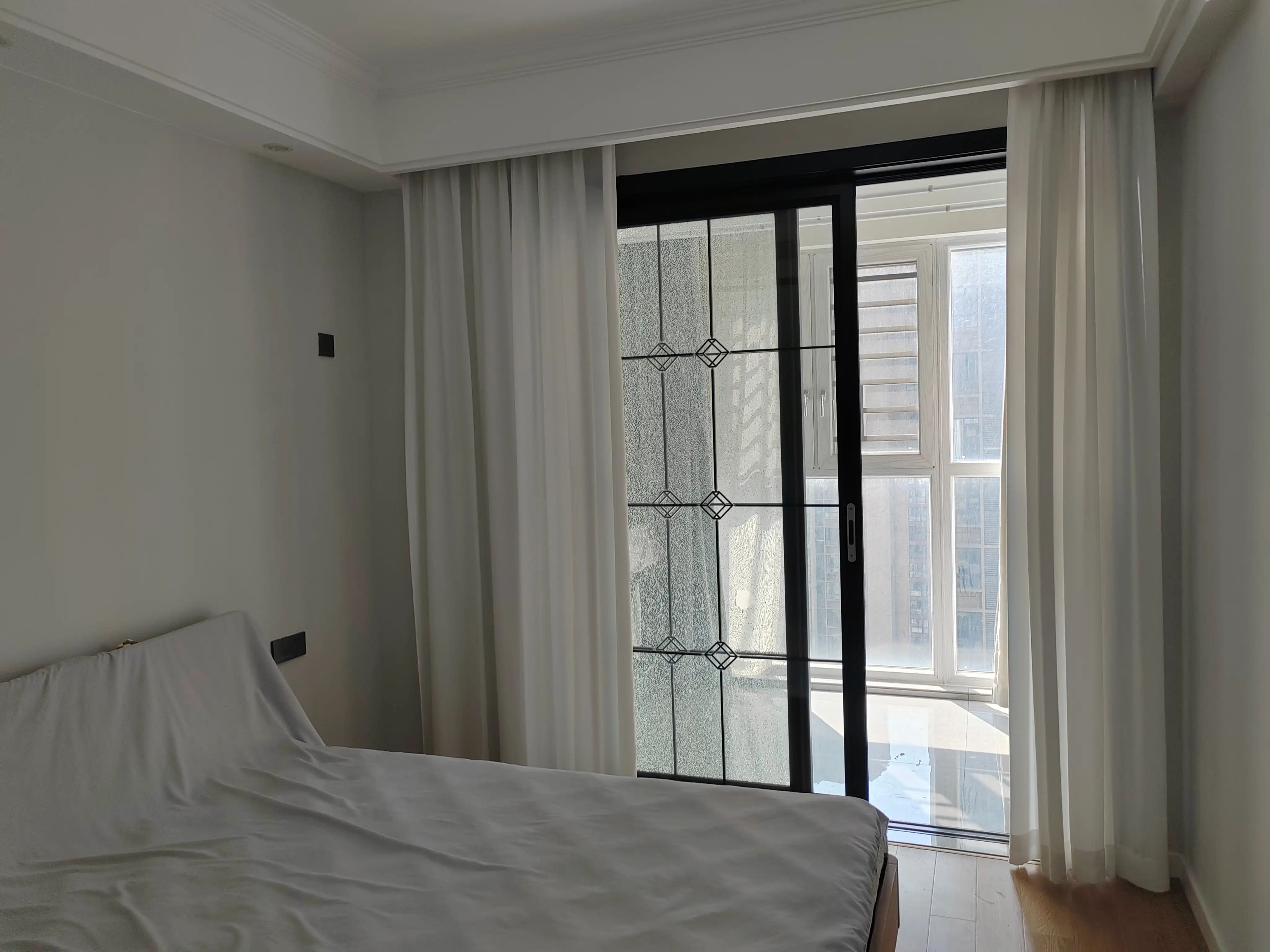 吾悦广场旁，元泰未来城C区。精装电梯4房2厅2卫，业主自装一天未住，好楼层