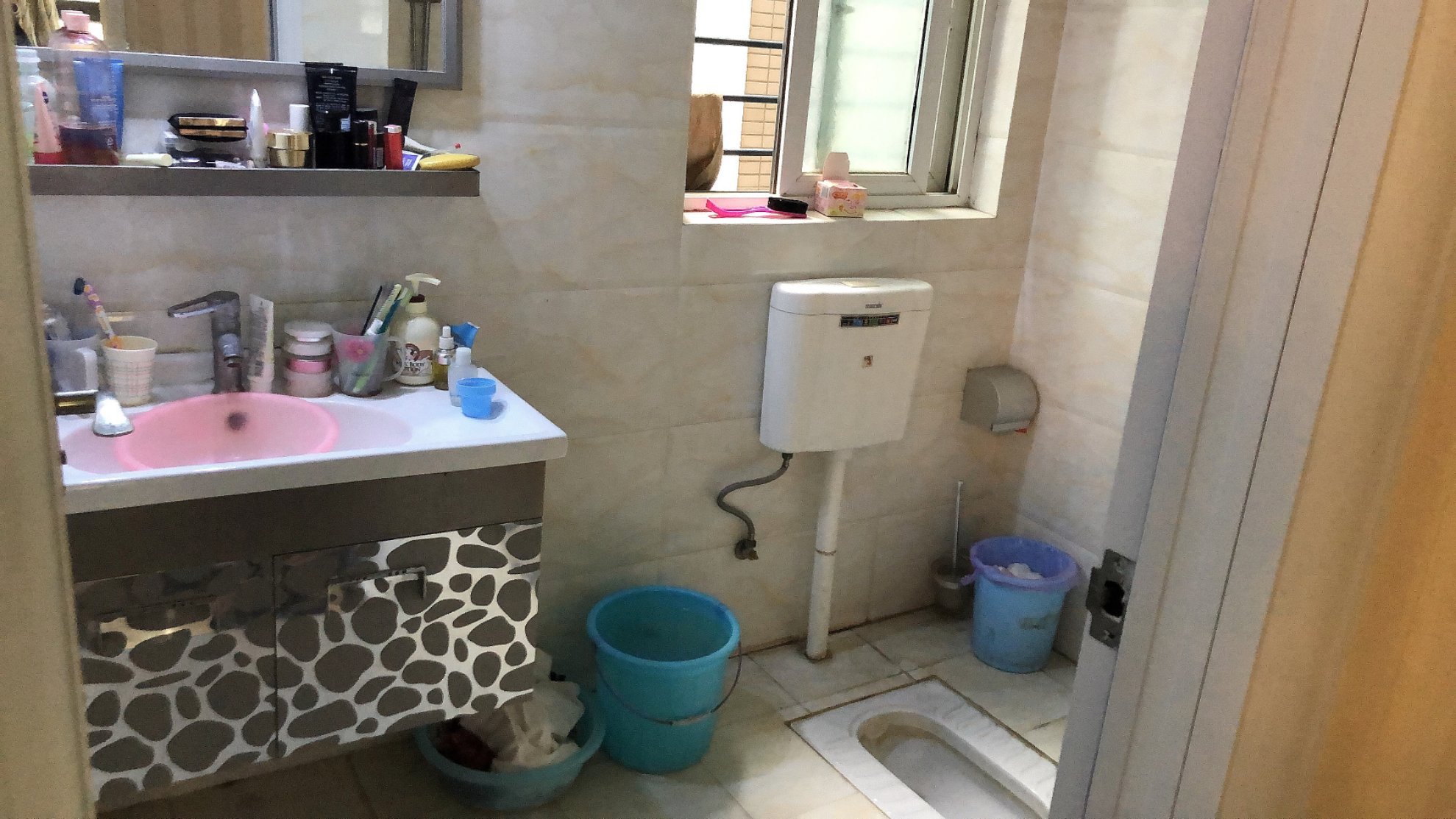 和合国际一期，电梯精装修大两房，满五年