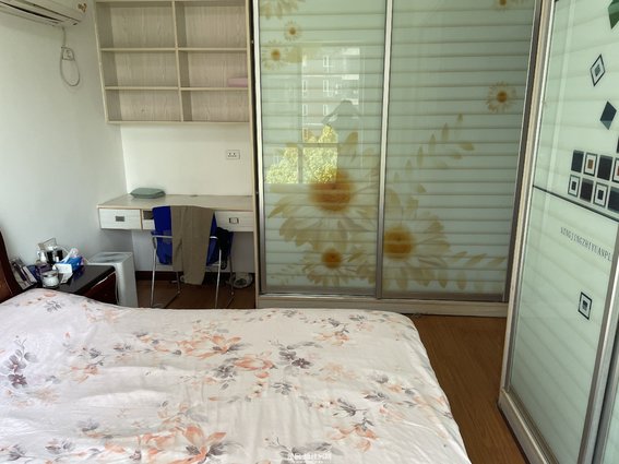 天下城市星座电梯好楼层。理想的私人空间，30万拎包入住