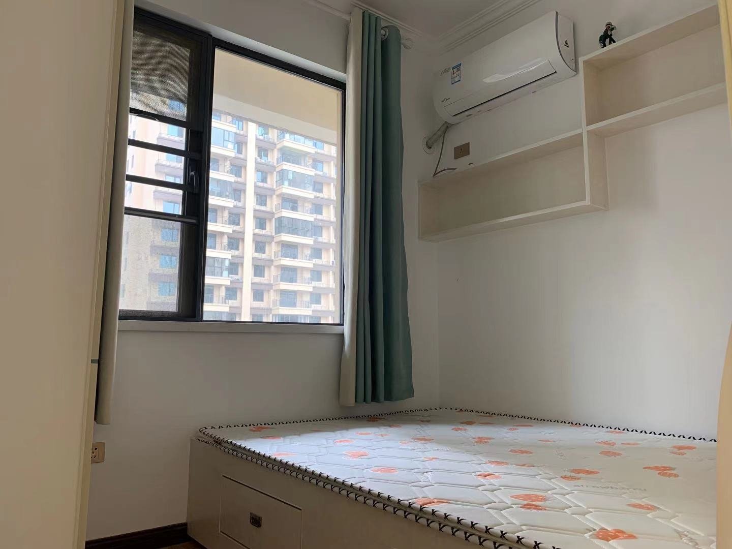 荣怀及第世家B区两室一厅一卫，稀有小户型，