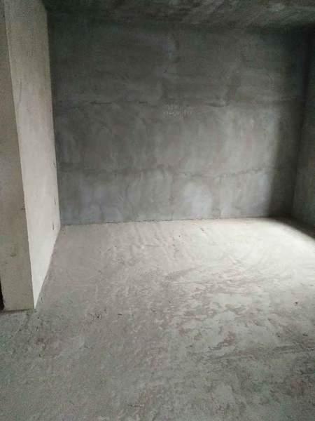 城西电梯好楼层，毛坯三房，紧邻江滩公园