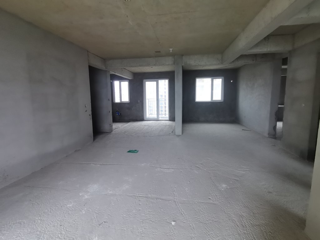 满庭春，毛坯三房，南北通透，户型方正，看房方便，房东诚意出售